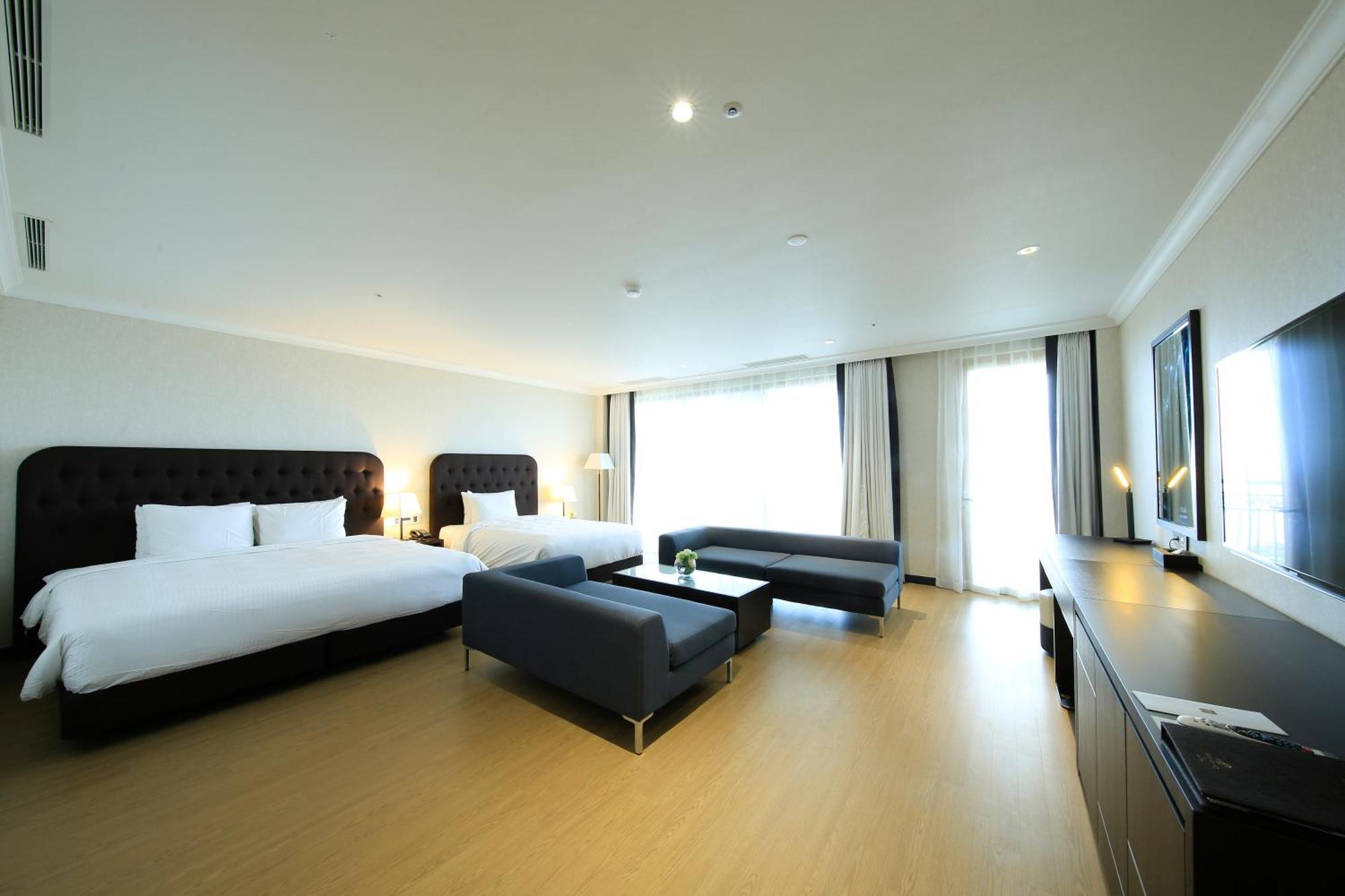 Jeju Booyoung Hotel & Resort Seogwipo Room photo